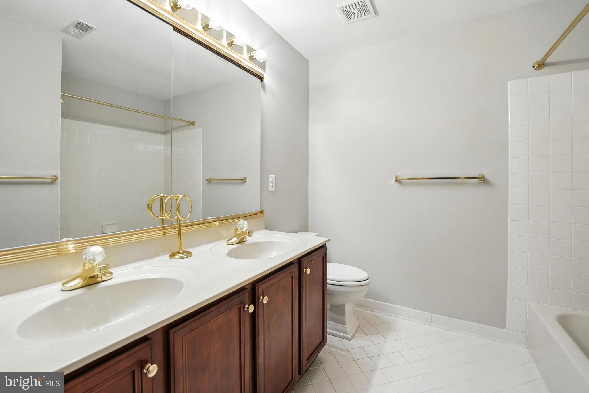 10505 Dunn Meadow Road Vienna, VA 22182 - Photo 36 of 46 Gallery Image 36