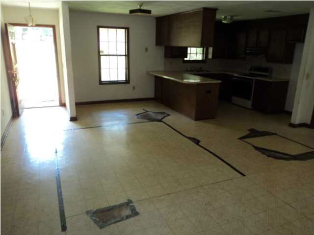 1584 Spring Hill Road Raymond, MS 39154 - Photo 9 of 15 Dining room