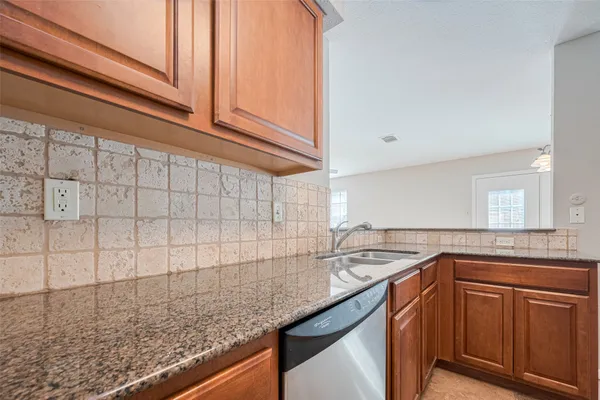 $1,590 | 2211 South Kirkwood Road, Unit 19, Houston, TX 77077
