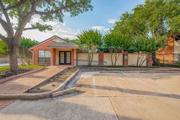 $1,590 | 2211 South Kirkwood Road, Unit 19, Houston, TX 77077