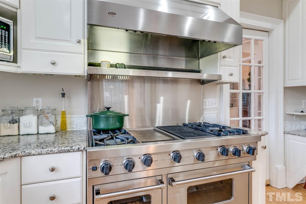 405 Dekoven Place Raleigh, NC 27608 - Photo 9 of 25 Viking range