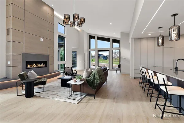 $1,599,900 | 312 Ottogan Hls Court, Byron Center, MI 49315