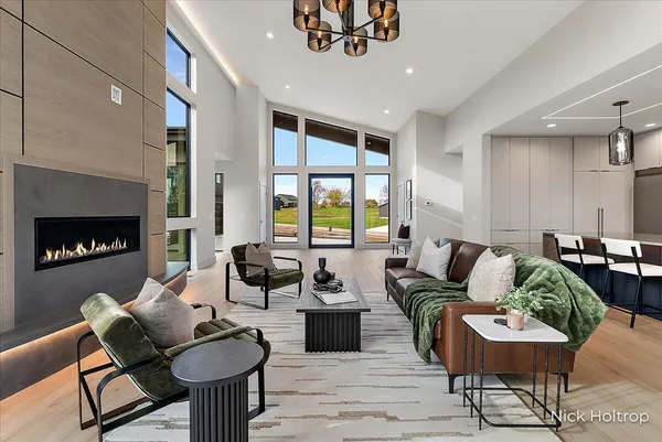 $1,599,900 | 312 Ottogan Hls Court, Byron Center, MI 49315