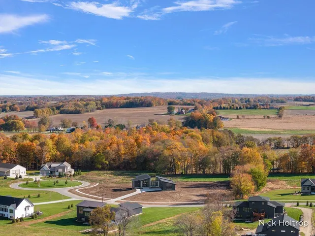 $1,600,000 | 312 Ottogan Hls Court, Byron Center, MI 49315