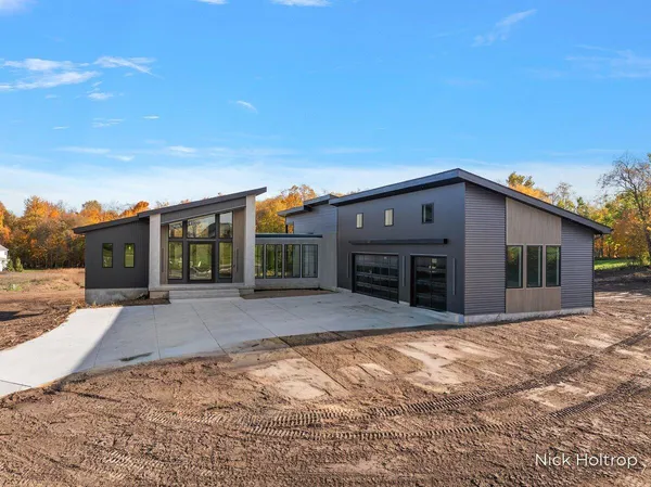 $1,599,900 | 312 Ottogan Hls Court, Byron Center, MI 49315