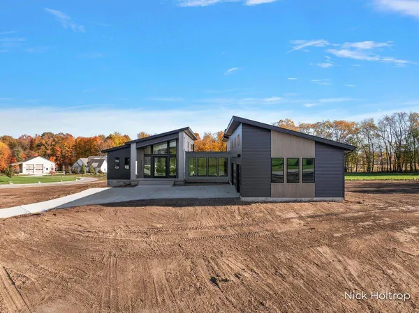 $1,599,900 | 312 Ottogan Hls Court, Byron Center, MI 49315