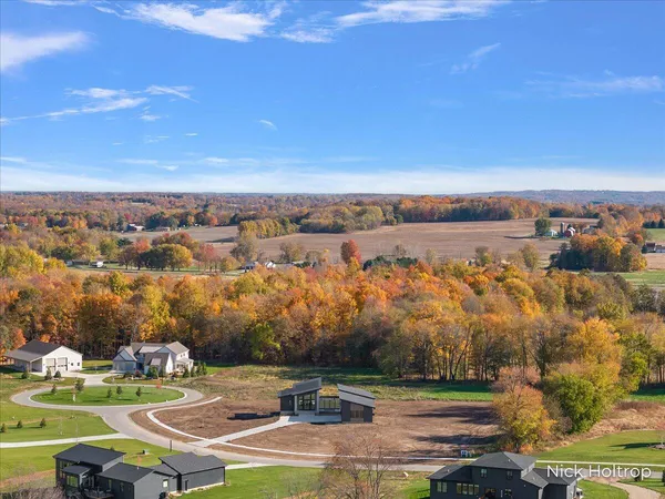 $1,599,900 | 312 Ottogan Hls Court, Byron Center, MI 49315