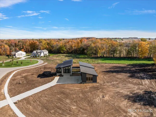 $1,599,900 | 312 Ottogan Hls Court, Byron Center, MI 49315