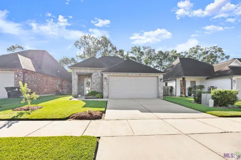 $322,900 | 17662 Doc Bar Avenue, Baton Rouge, LA 70817
