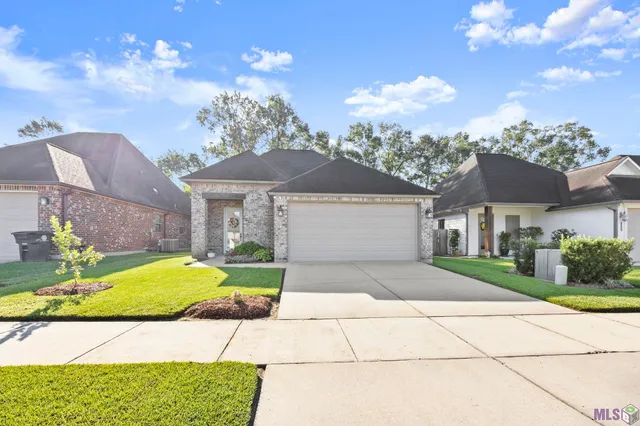$323,900 | 17662 Doc Bar Avenue, Baton Rouge, LA 70817