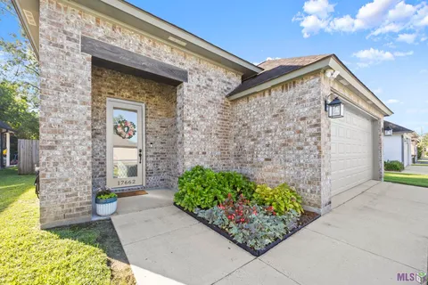 $322,900 | 17662 Doc Bar Avenue, Baton Rouge, LA 70817
