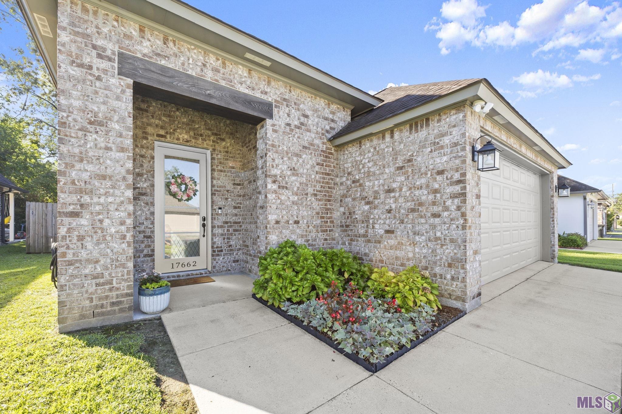 17662 Doc Bar Avenue Baton Rouge, LA 70817 - Photo 3 of 20