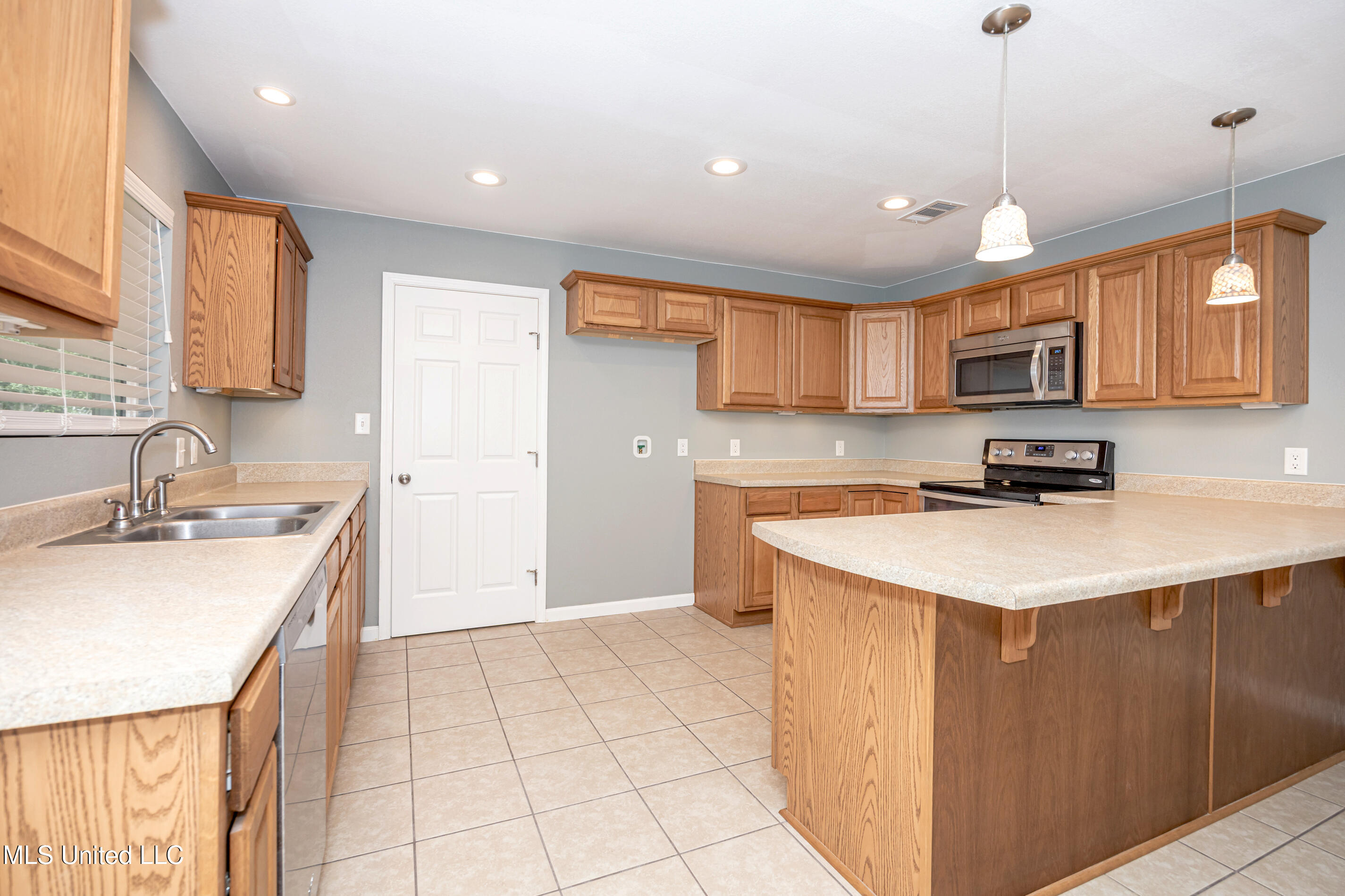 136 Gary Street Gulfport, MS 39503 - Photo 12 of 54 IMG_1305