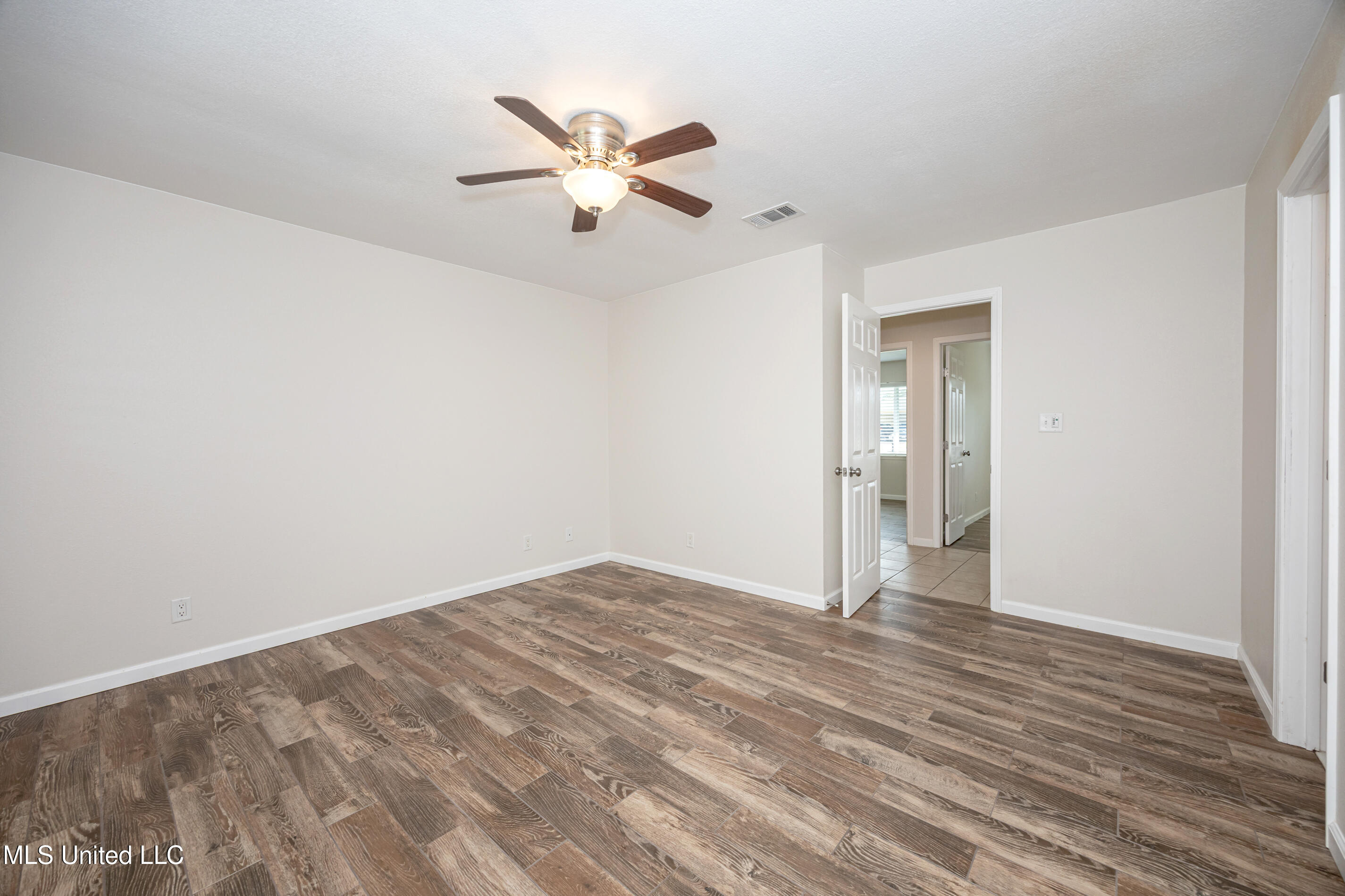 136 Gary Street Gulfport, MS 39503 - Photo 30 of 54 IMG_1325