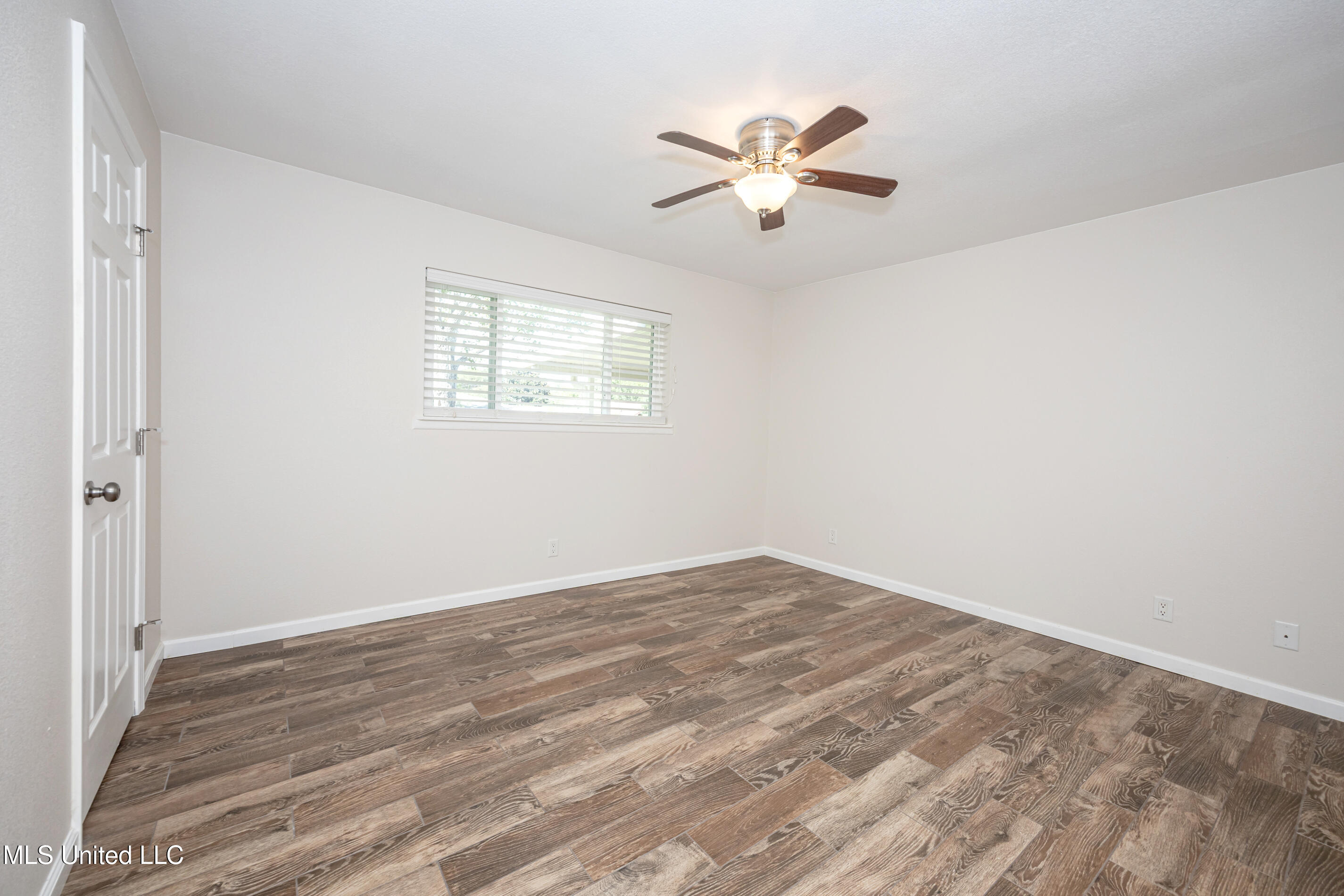 136 Gary Street Gulfport, MS 39503 - Photo 32 of 54 IMG_1327