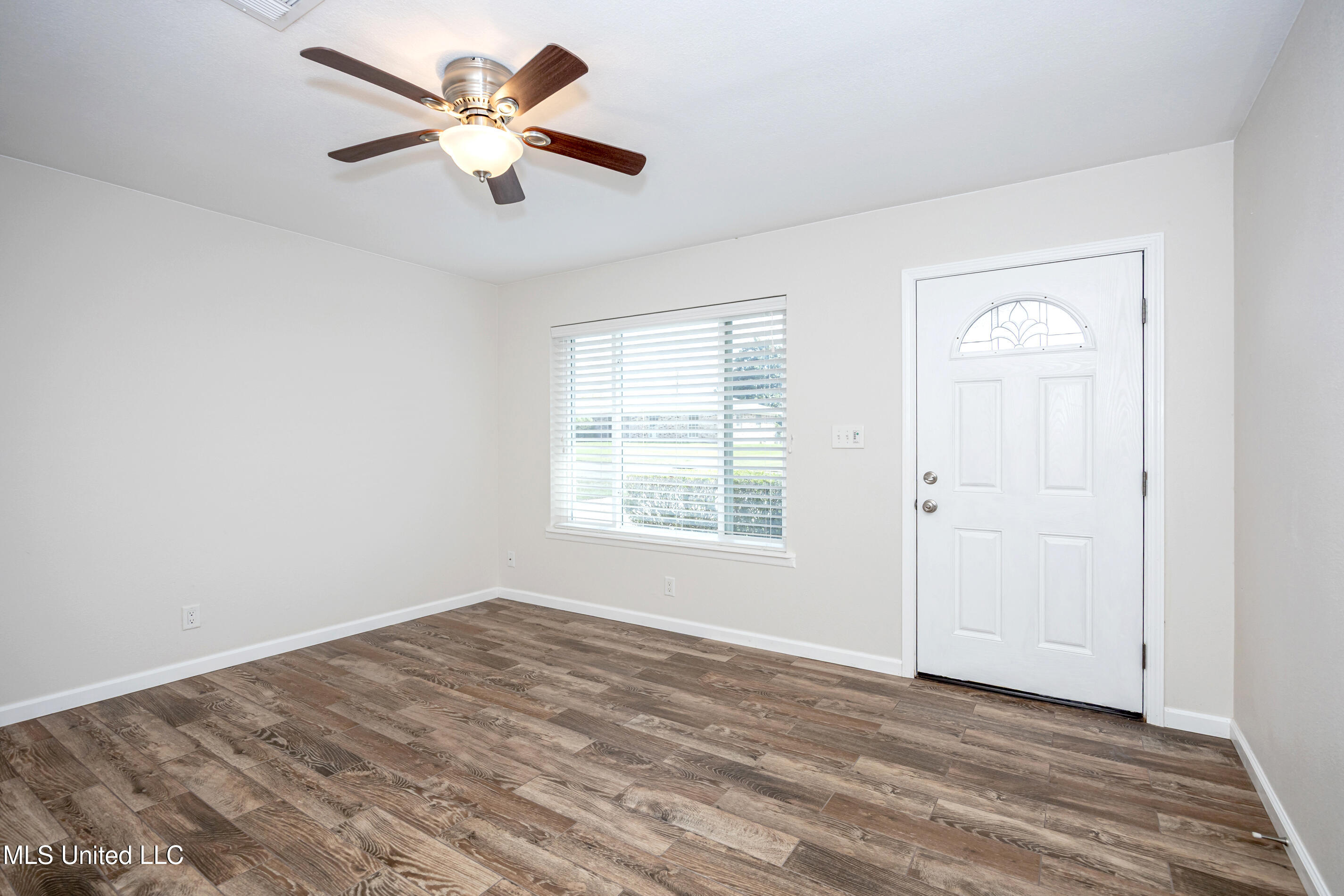 136 Gary Street Gulfport, MS 39503 - Photo 6 of 54 IMG_1299