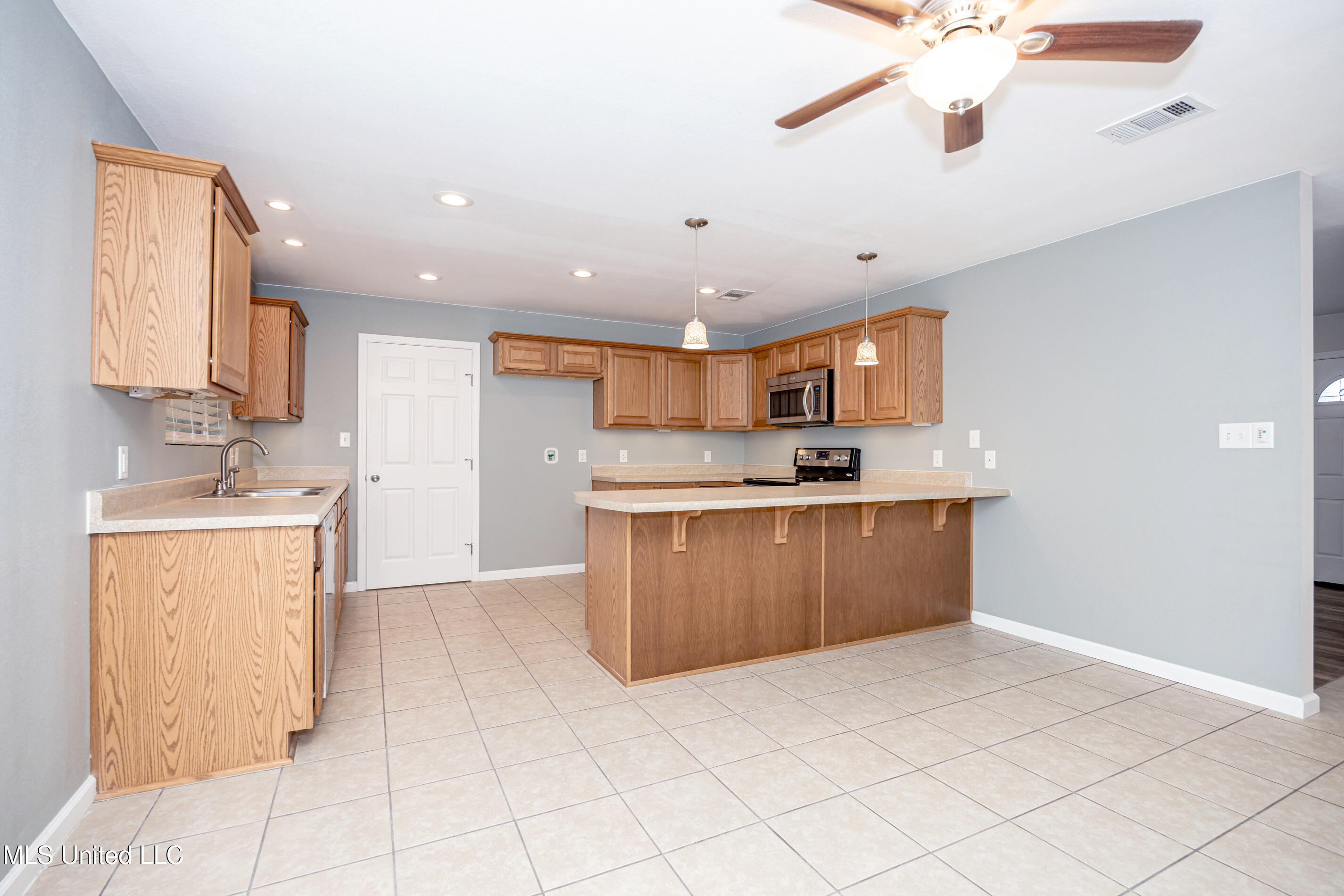 136 Gary Street Gulfport, MS 39503 - Photo 10 of 54 IMG_1303