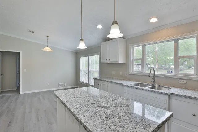 $1,875 | 1520 West Creek Drive, Conroe, TX 77304