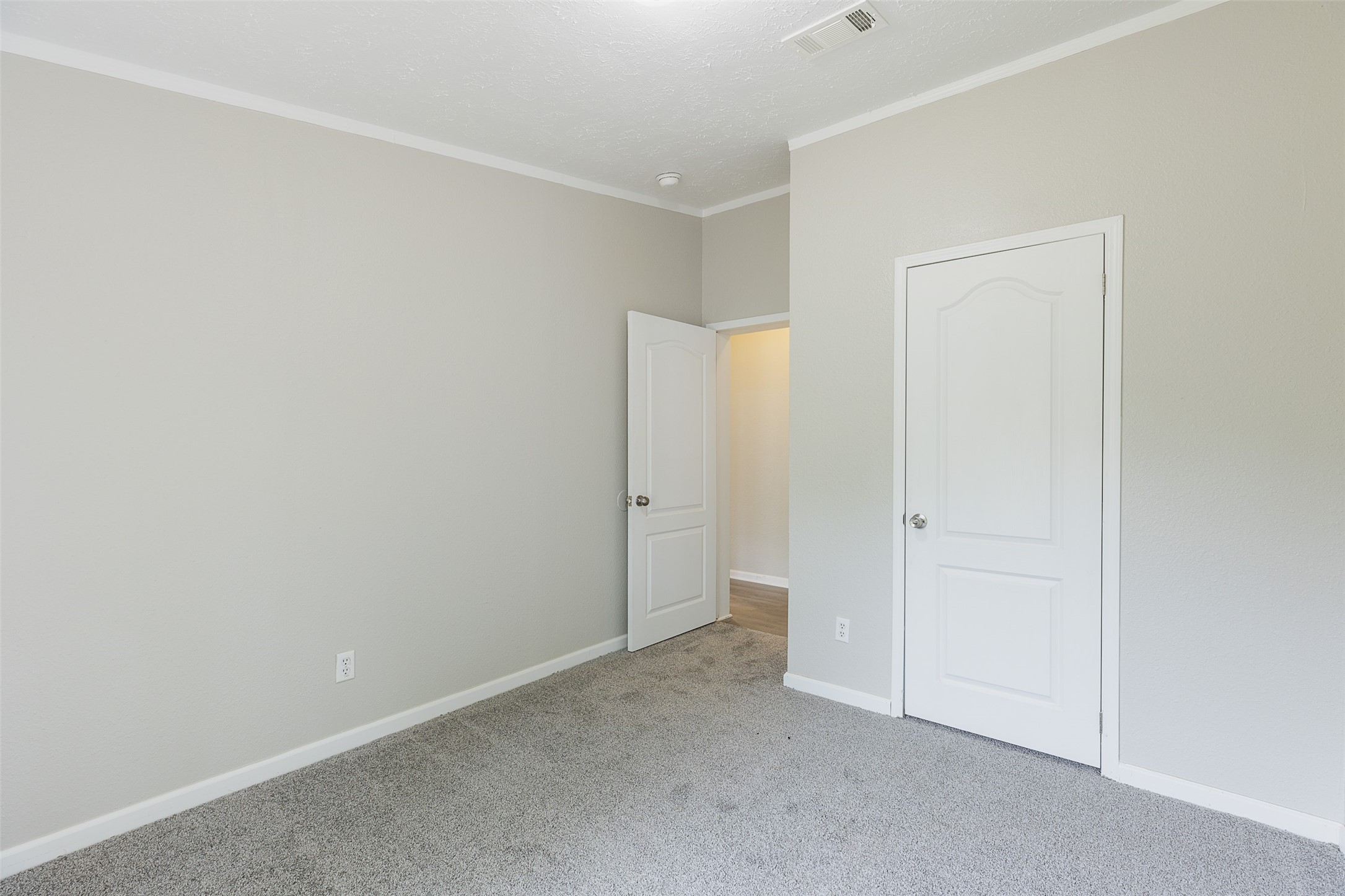 1520 West Creek Drive Conroe, TX 77304 - Photo 8 of 29 a view of an empty room