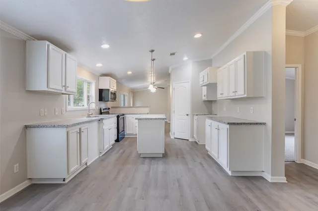 $1,875 | 1520 West Creek Drive, Conroe, TX 77304