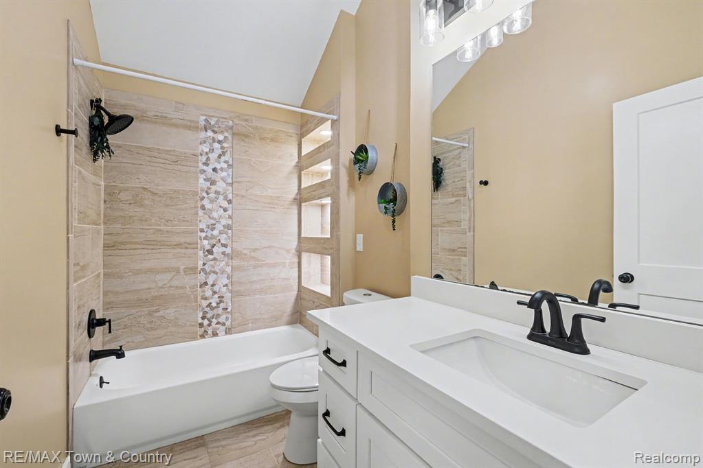 1282 North Van Vleet Road Flushing, MI 48433 - Photo 18 of 42