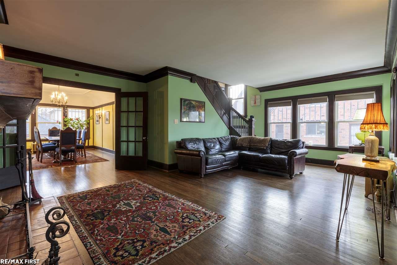 830 Barrington Road Grosse Pointe Park, MI 48230 - Photo 4 of 31