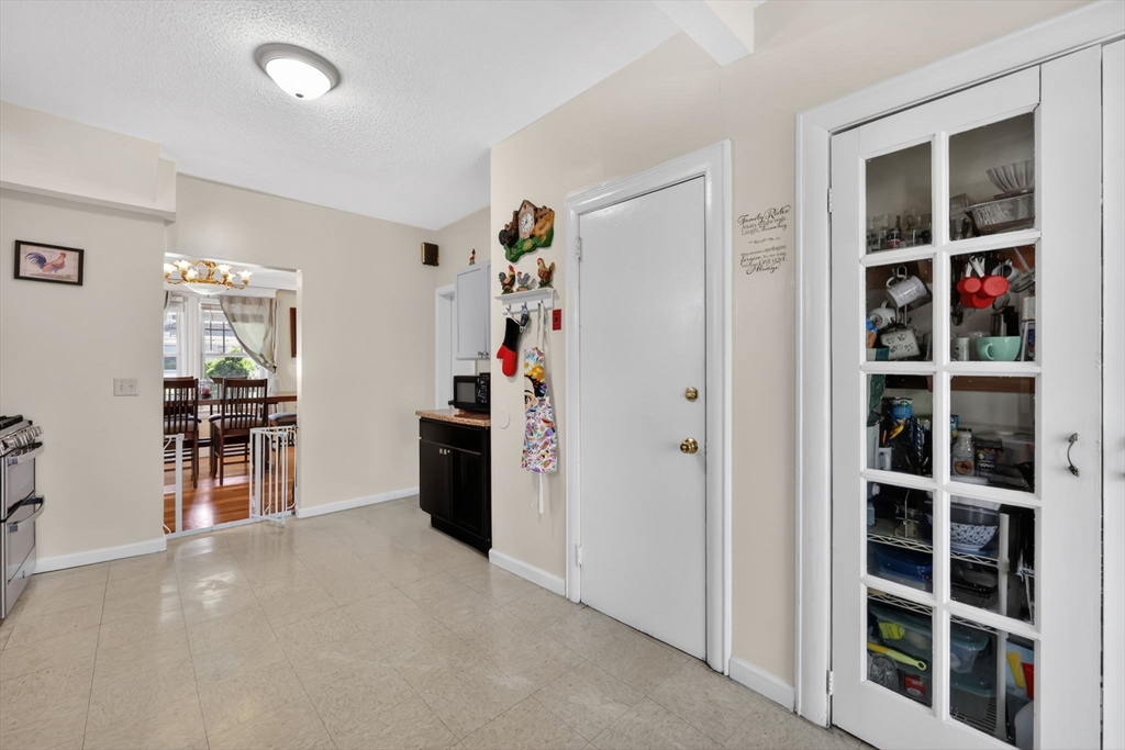 14 Herman Street Springfield, MA 01108 - Photo 19 of 42