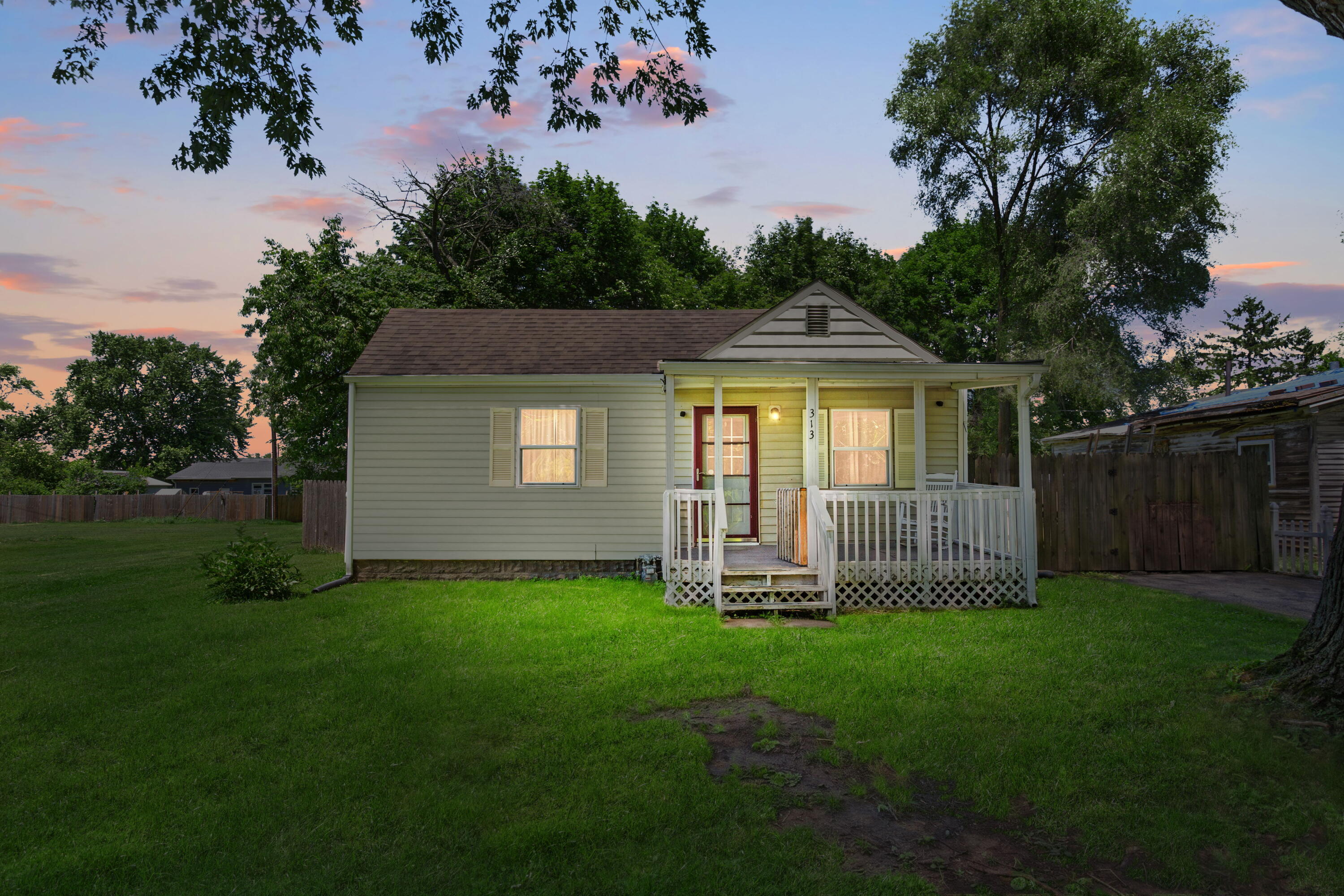 313 Elizabeth Street Buchanan, MI 49107 - Photo 1 of 20 313 Elizabeth Street