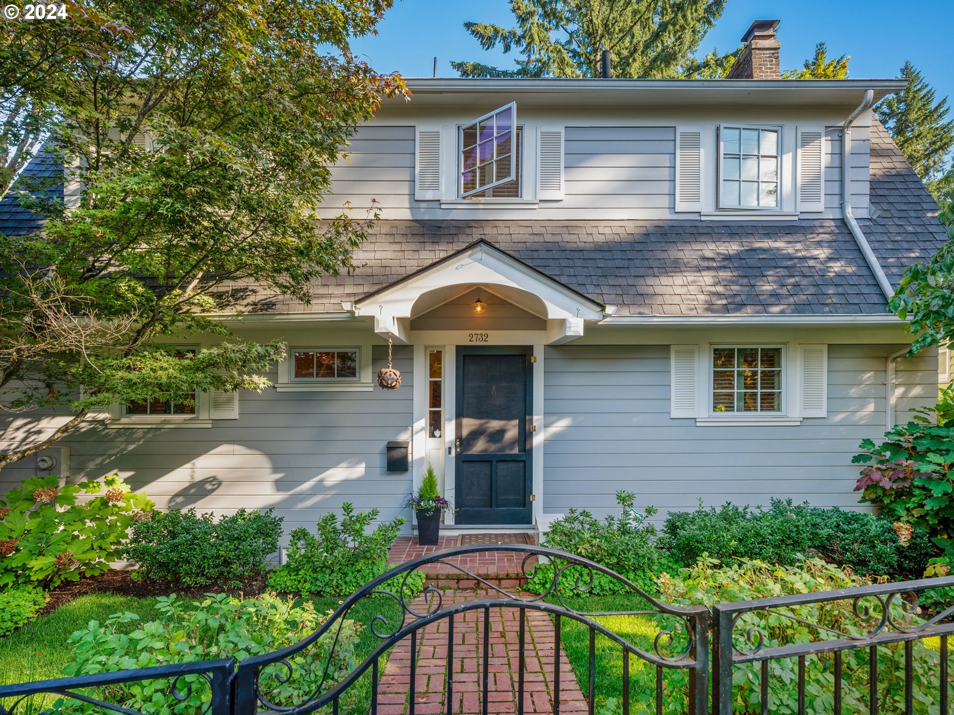 2732 Southwest Talbot Road Portland, OR 97201 - Photo 2 of 48 Gallery Image 2