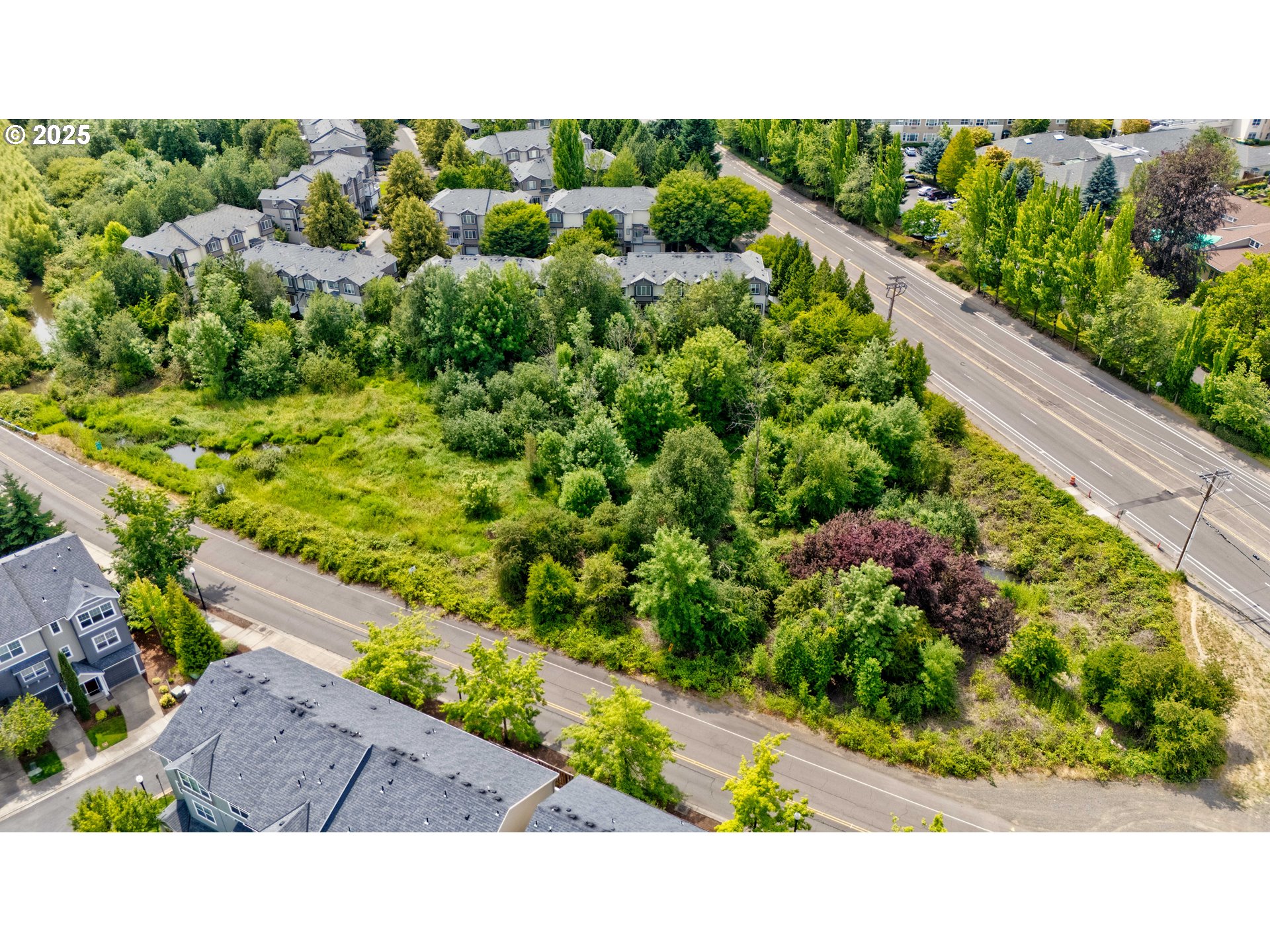 Southwest Scholls Ferry Road Beaverton, OR 97007 - Photo 8 of 18 a terrace with a street sign