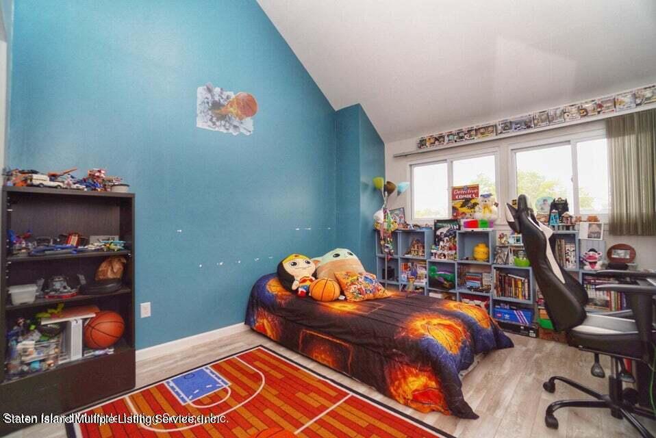 40 Chestnut Circle Staten Island, NY 10312 - Photo 16 of 26 17