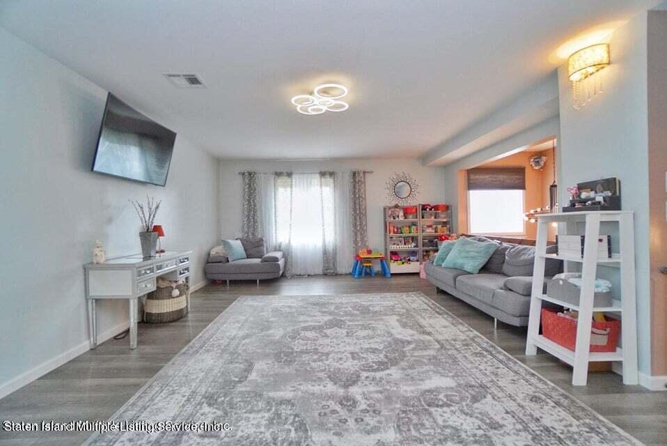 40 Chestnut Circle Staten Island, NY 10312 - Photo 5 of 26 5