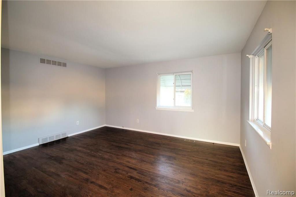 8401 18 18 Mile Road, Unit 159 Sterling Heights, MI 48313 - Photo 2 of 24