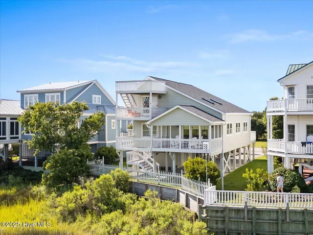 $1,095,000 | 505 East N Shore Drive, Sunset Beach, NC 28468