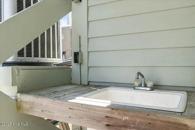 $1,095,000 | 505 East N Shore Drive, Sunset Beach, NC 28468