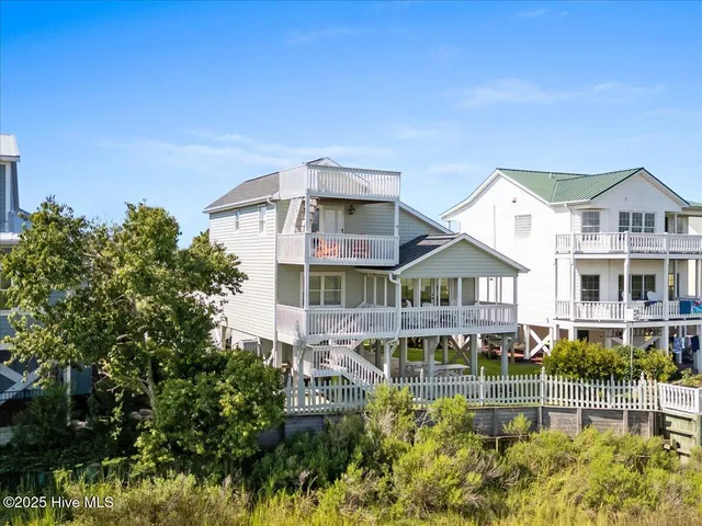 $1,095,000 | 505 East N Shore Drive, Sunset Beach, NC 28468