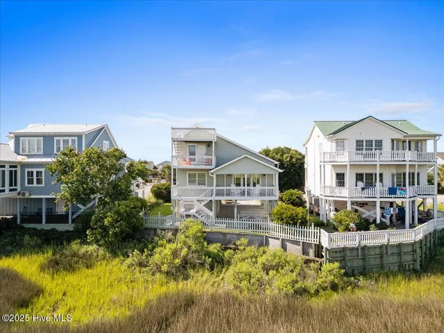$1,095,000 | 505 East N Shore Drive, Sunset Beach, NC 28468