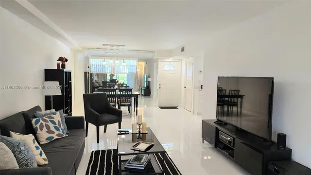 $99,000 | 8930 South Hollybrook Boulevard, Unit 106, Pembroke Pines, FL 33025