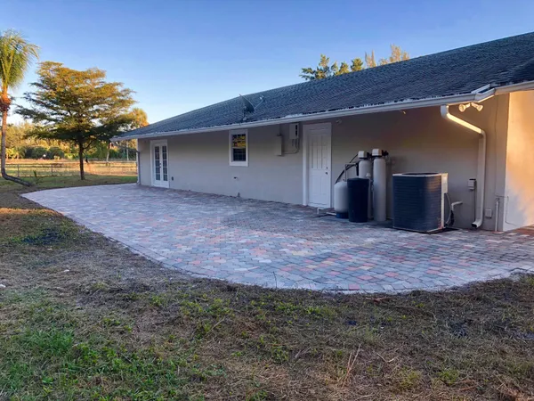 $3,900 | 2221 F Road, Loxahatchee Groves, FL 33470