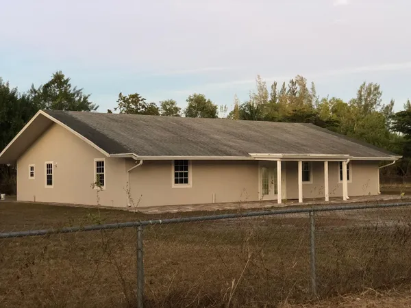 $3,900 | 2221 F Road, Loxahatchee Groves, FL 33470