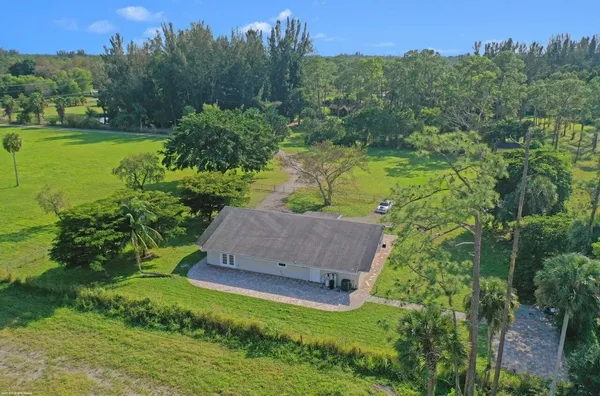 $3,900 | 2221 F Road, Loxahatchee Groves, FL 33470