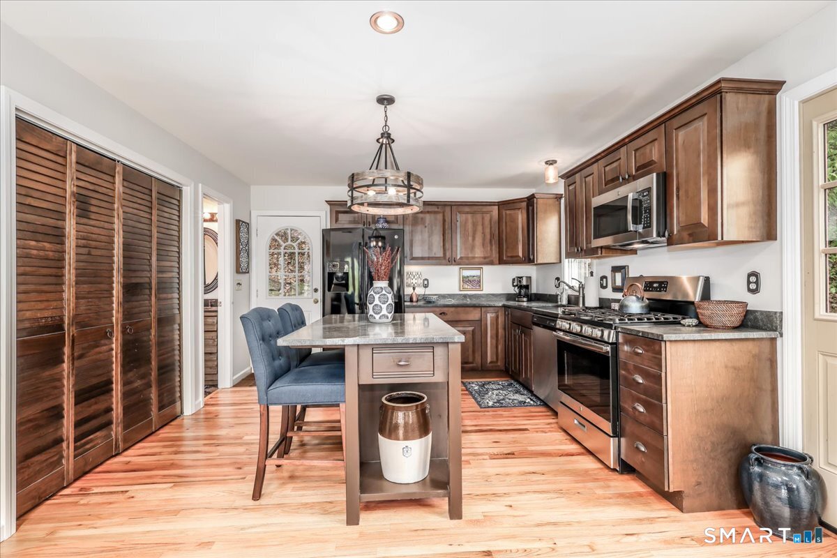 450 West Meetinghouse Road New Milford, CT 06776 - Photo 9 of 36