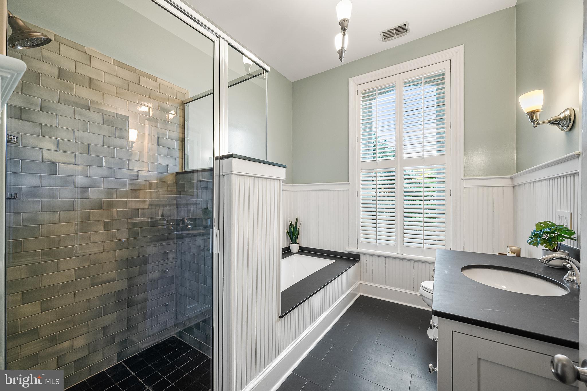 17 5th Street Southeast Washington, DC 20003 - Photo 18 of 26