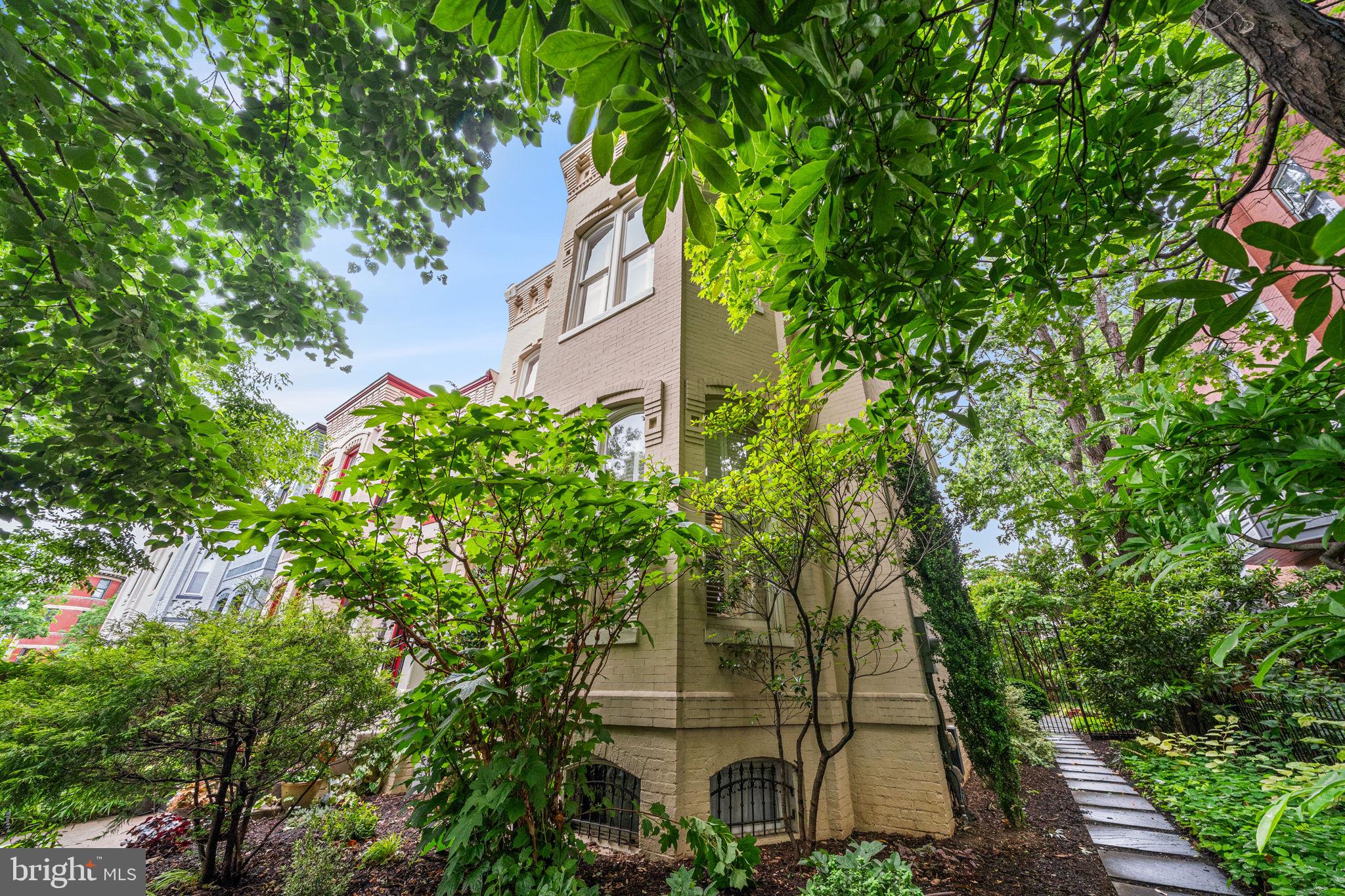 17 5th Street Southeast Washington, DC 20003 - Photo 25 of 26