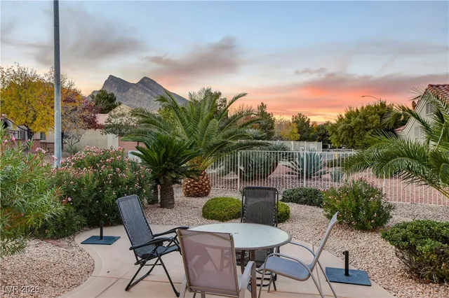 $2,950 | 10820 Dover Creek Avenue, Las Vegas, NV 89134