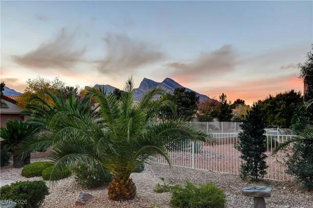 $2,950 | 10820 Dover Creek Avenue, Las Vegas, NV 89134