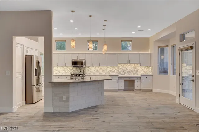 $2,950 | 10820 Dover Creek Avenue, Las Vegas, NV 89134