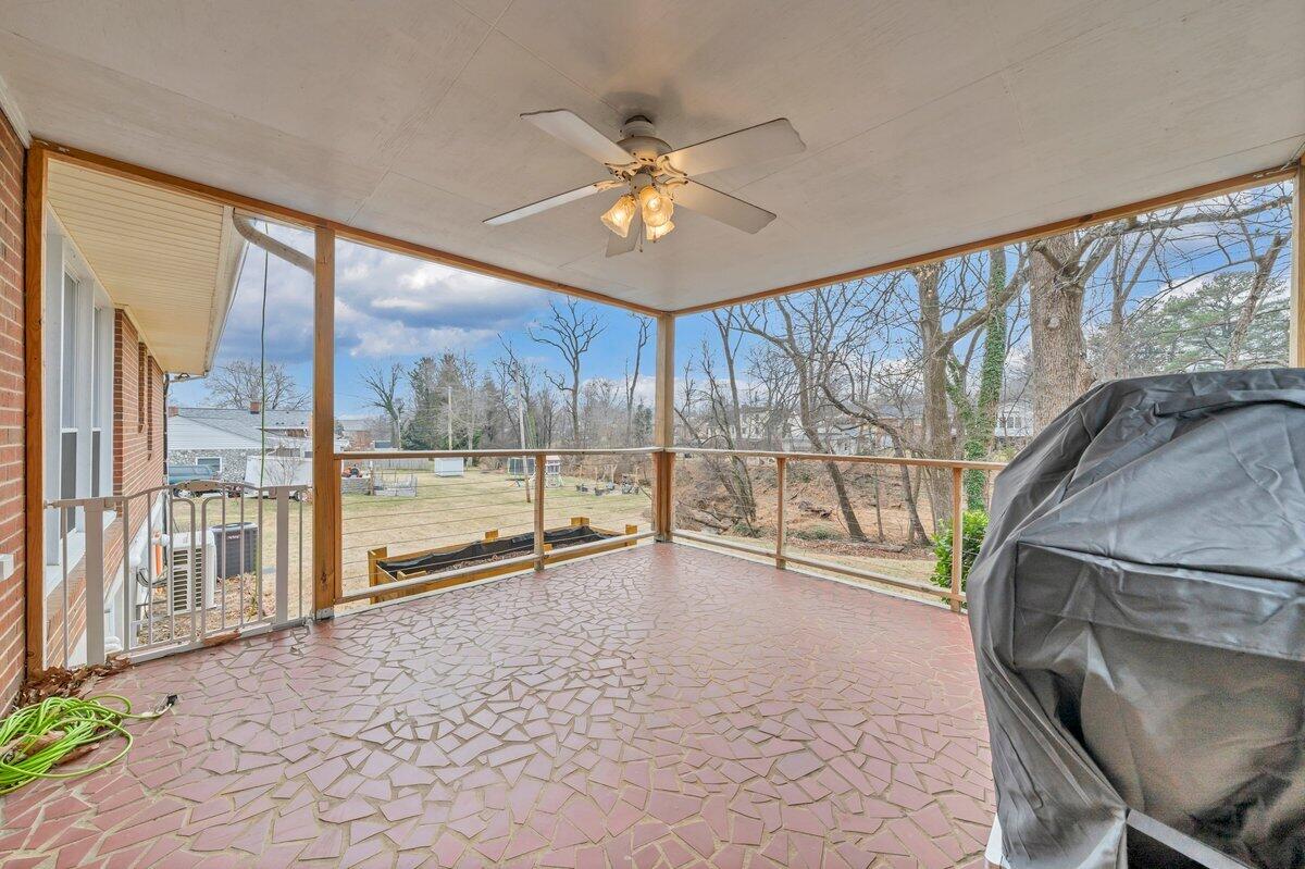 2147 Bridle Lane Roanoke, VA 24018 - Photo 40 of 48 MIB04881