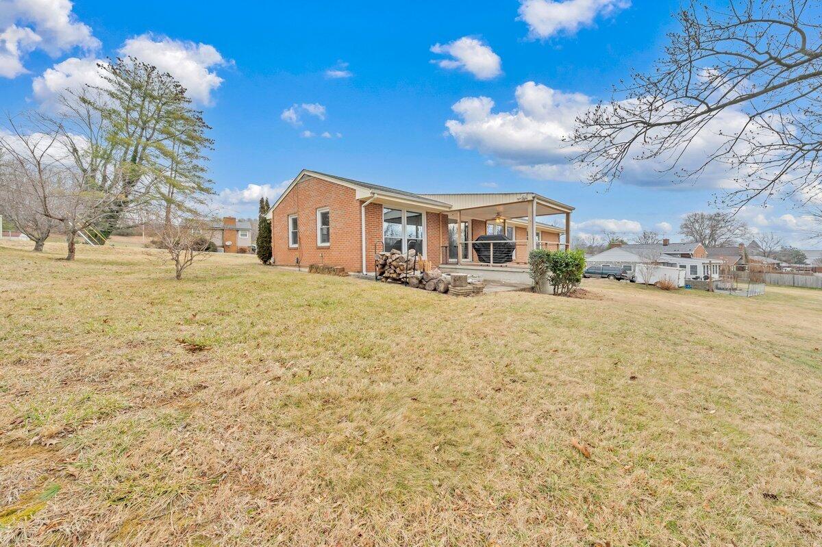 2147 Bridle Lane Roanoke, VA 24018 - Photo 44 of 48 MIB04902