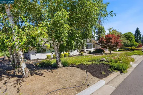 $2,095,000 | 260 Corliss Drive, Moraga, CA 94556